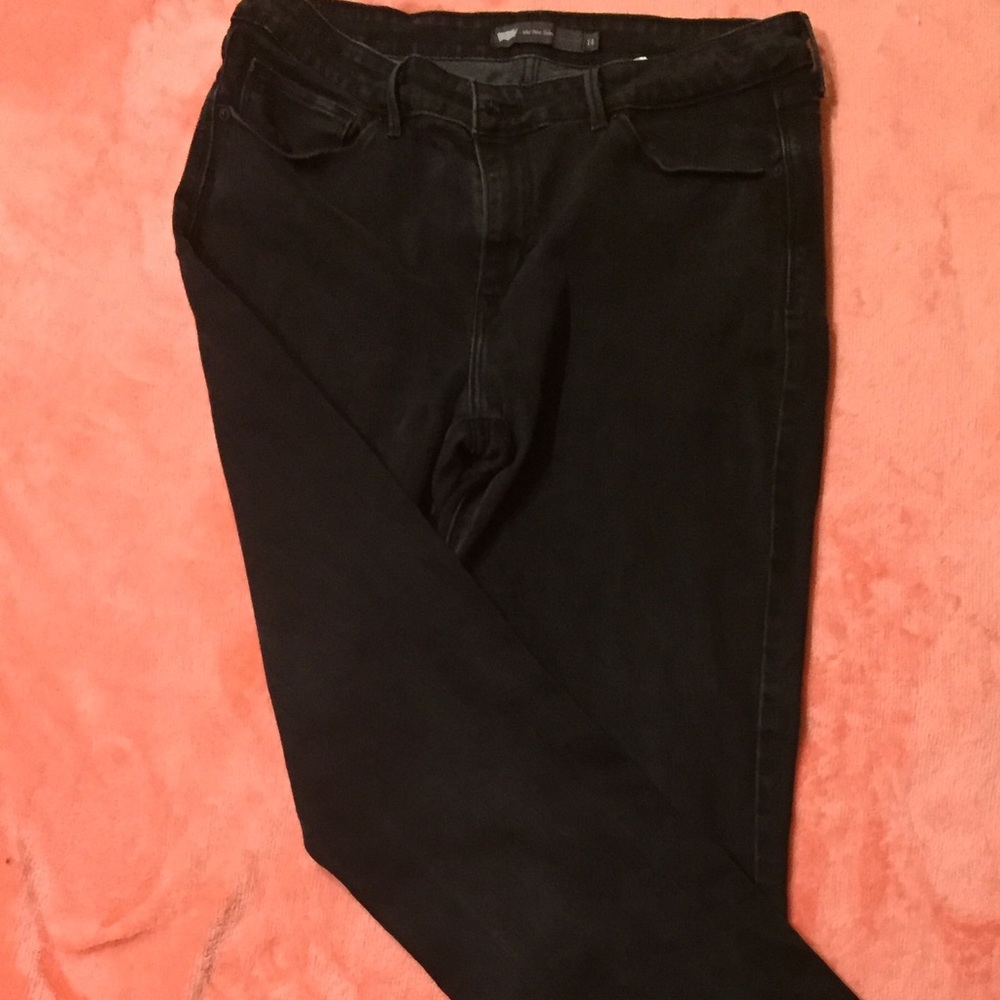 🔥Levis Mid-Rise black Skinny Jeans